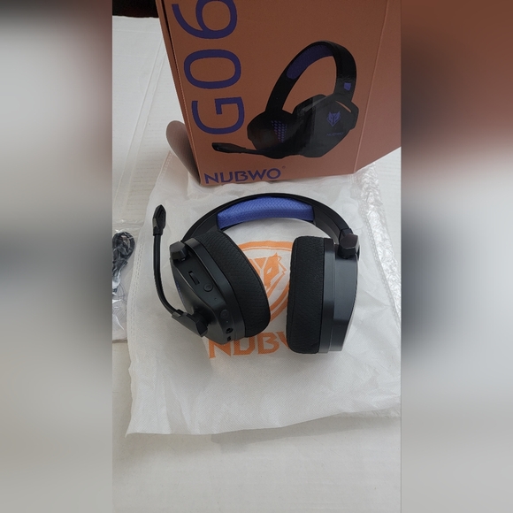 NUBWO G06 Dual Wireless Gaming Headset with Microphone for PS5, PS4, PC, Mobile - Picture 11 of 16